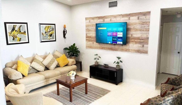 Amazing & cozy Duplex near Zoo Miami !