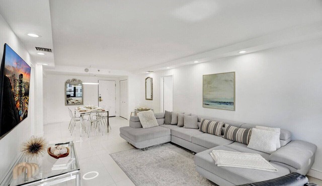 Amazing Ocean View Condo/Beach Service/1111
