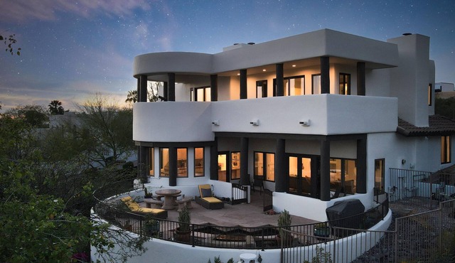 Arizona Desert Mountain Views, hiking, golf, heated pool and SPA.