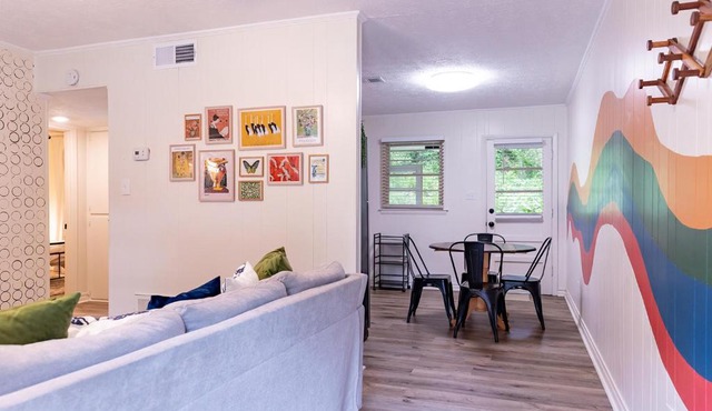 Artist's Bungalow - 1/2 mi from Covington Square