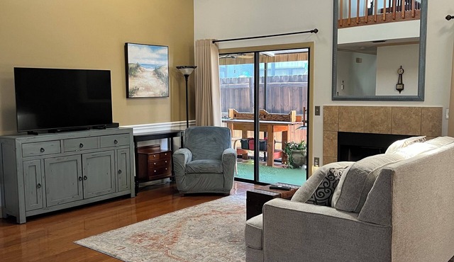Available starting April 5, Town Home near Mercato Shops & Vanderbilt Beach