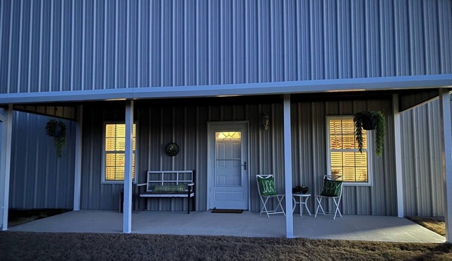 Barndominium on the Lake-Axtell