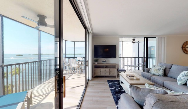 Bay View Tower #531 FABULOUS 2 BED CORNER UNIT WITH EXPANSIVE WATER VIEWS