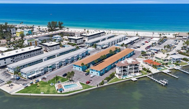 Bayview Terrace #33~Beach, Bay, Pool & Bbq
