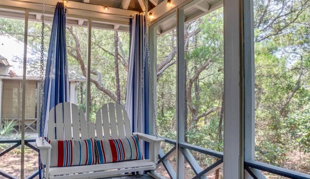 Beach cottage with 3 big beds, beach gear & walking distance to pool & beach!