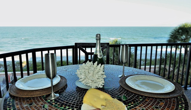 Beach Front 2B 2B. Elegant Top Floor End Unit On Desirable Belleair Beach
