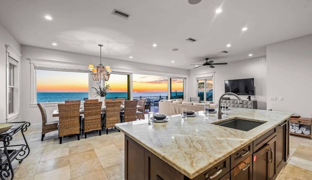 Beach Side Paradise - Luxury Home on the Beach in Bradenton Beach