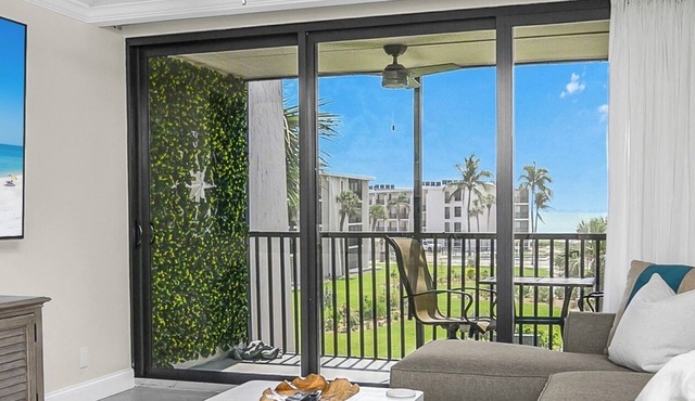 Beach View: 1 Min walk to Beach; Huge TVs; Fully Remodeled