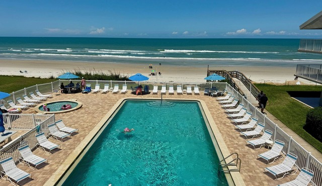 Beachfront Condo! Spacious & Quiet, with Incredible views!