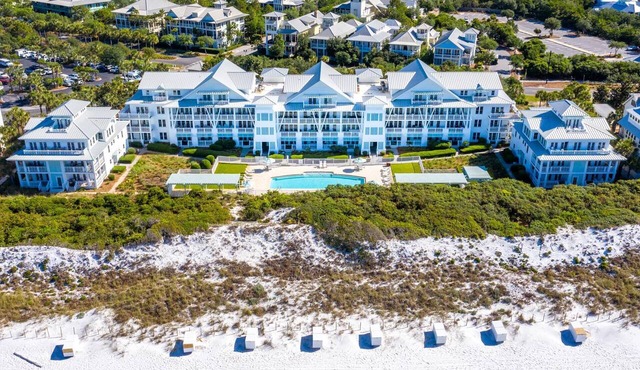 Beachfront Condo with Pool and Gulf Views