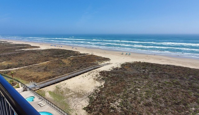 Beachfront family-sized condo. Stunning views of gulf and bay. Pool and hot tub!