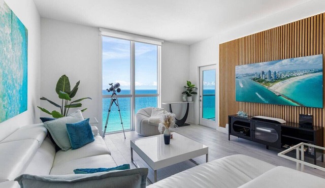Beachfront Luxe Corner Penthouse|Gym|Heated Pool