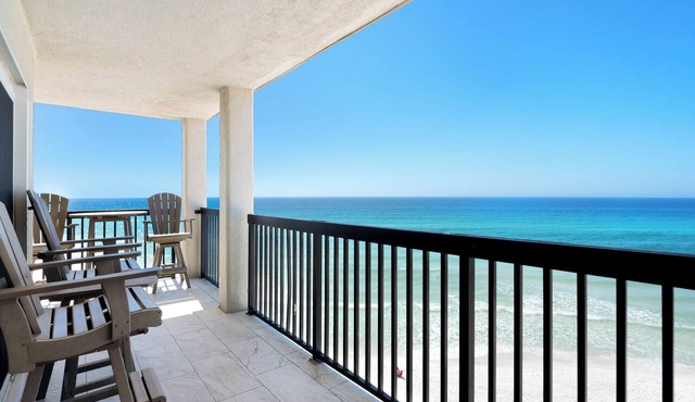 Beachfront Penthouse! Pool, Tennis & Beach Access