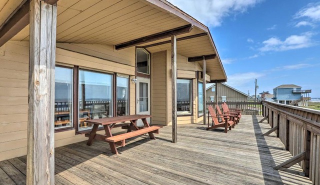 Beachfront Serenity in Galveston! Group-Ready Home