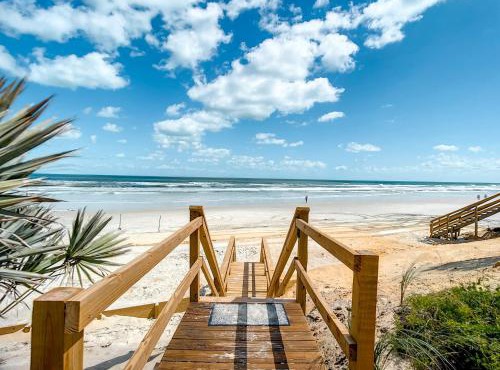 Beachfront with large deck Pool Sea Dunes Sailfish A3