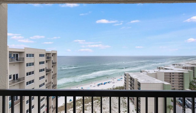 BeachfrontBliss - Penthouse 1BD Gulf + Lake Views