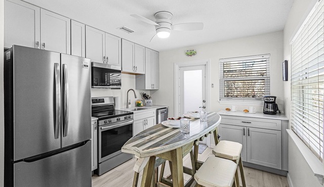 Beachside Fun & Family Comfort, Just Steps from the Sand – Aloha Kai #16 - Roelens