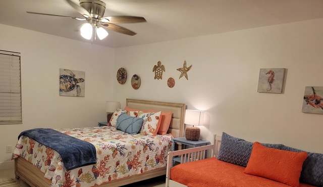 Beachside Getaway*Sea Woods New Smyrna Beach* Directly across street from beach!