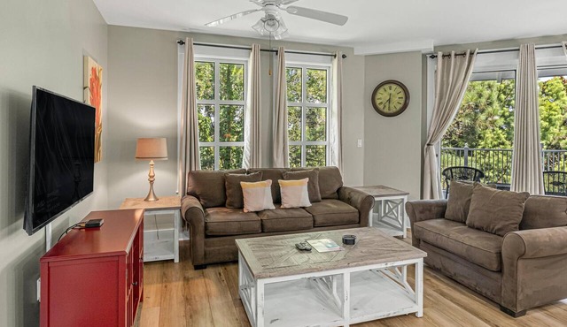 Beautiful 1 Bedroom with Private Sleeping Den in Pilot House at Sandestin Golf and Beach Resort!
