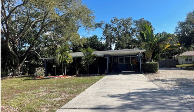 Beautiful 2 Bed/2 Bath Cozy Cottage Retreat — Your Home Away From Home