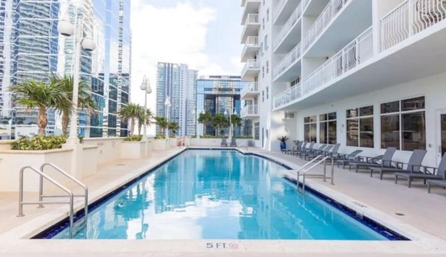 Beautiful 2BR Brickell Bay Paradise, Pools Open
