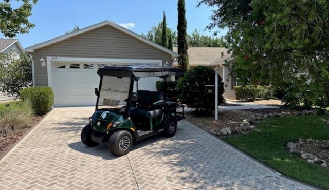 Beautiful 3 bed/2 bath home near Lake Sumter w/cart, 2 bikes and wi-fi!