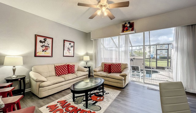 Beautiful 3BR Townhome w/Private Pool Near Disney in Windsor Palms Resort