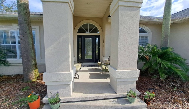 Beautiful 4-bedroom house with POOL in sunny Pensacola with AC, WiFi