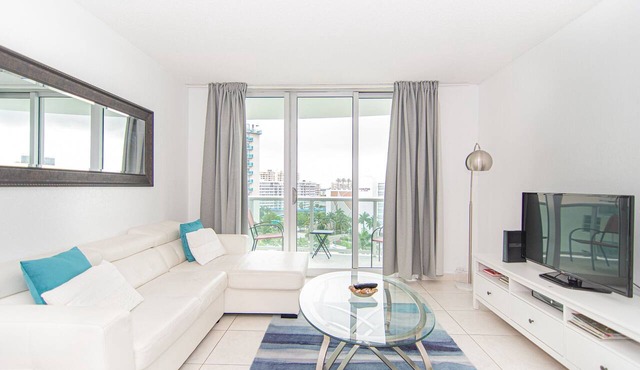 Beautiful Apartment on Hollywood Beach ! 9th floor