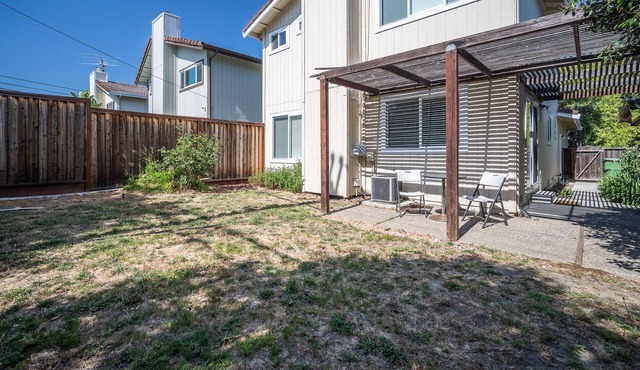 Beautiful & convenient 3 bedroom/2.5 bath home in Campbell