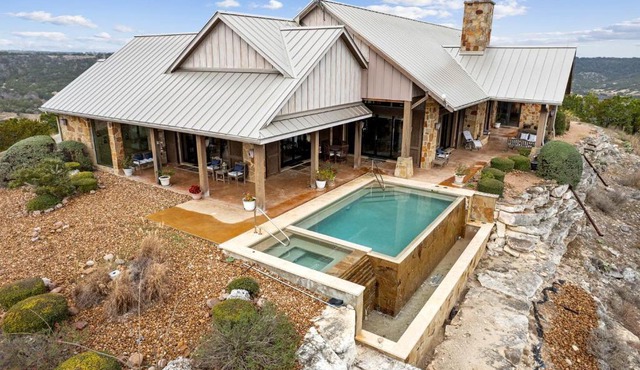 Beautiful Hill Top Home with Pool, Hot Tub, and Stunning Views near Bandera, Texas