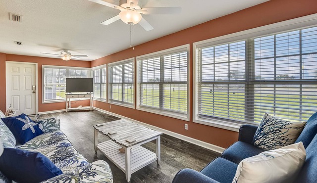🏖️Beautiful HOME with PRIVATE beach access across the street from beach!!🏖️