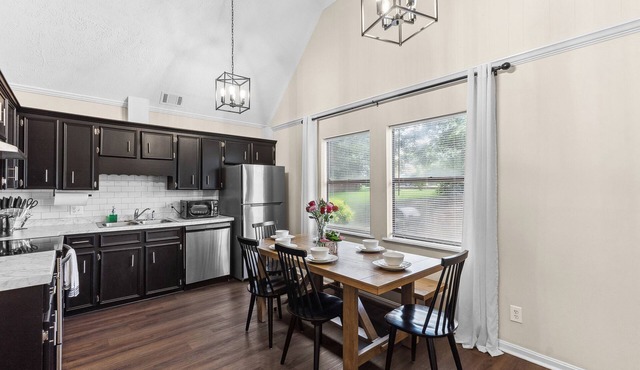 Beautiful home in delightful Perry w/King Bed in Perry