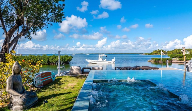 Beautiful Key Largo Home sleeps 10