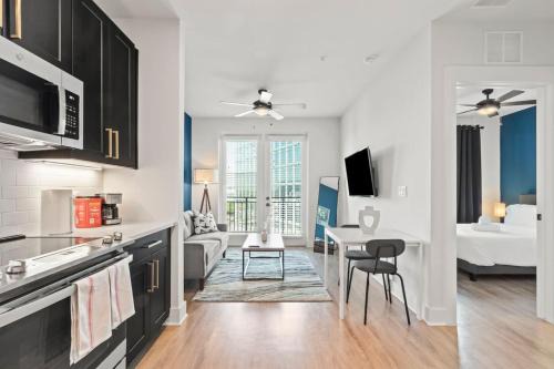Beautiful Modern 1BD | Walk to Raymond James!