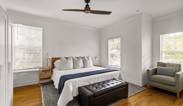 Beautiful Townhouse IN THE VERY HEART OF DT MT, DORA!
