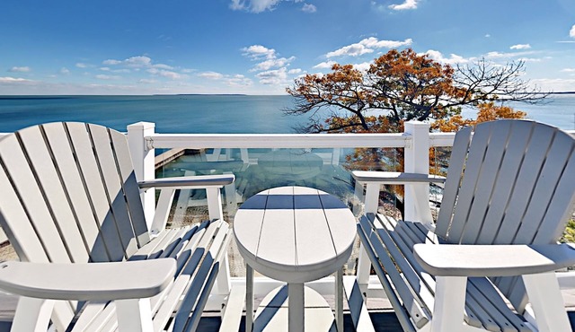 Beautiful Waterfront Put-in-Bay Condo - 12 max - Search Stops Here! - CON 201
