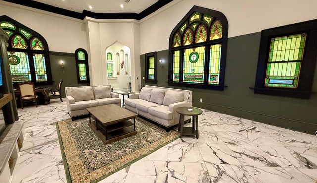 Beautifully restored early-1900s Church. In Historic District + Pet Friendly