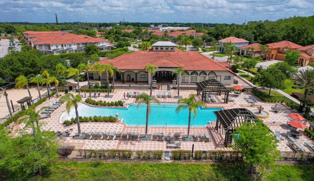 BellaVida Resort townhome - private plunge pool, minutes to Disney, dog-friendly