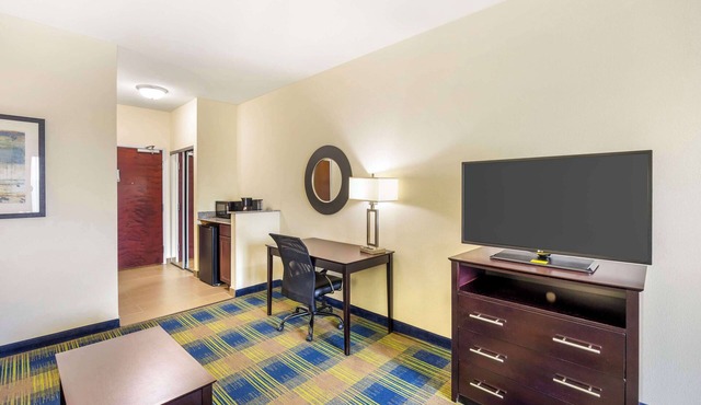 Best Western Plus Pratt