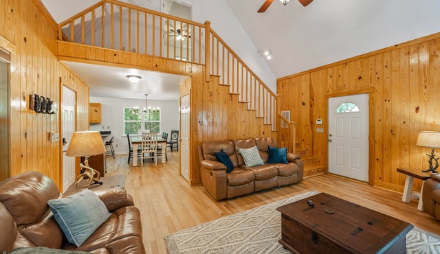 BIG-3BR/3BA+HotTub+Game Room+FirePit+Great Location