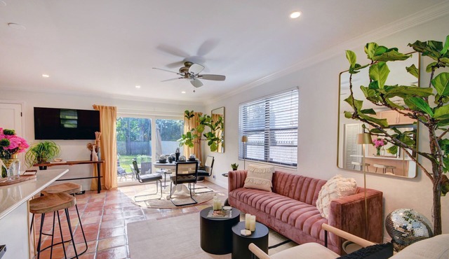 Black Flamingo: Flamingo Park Walkable, Pet Friendly, Fenced In Yard