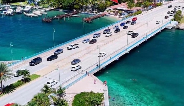 Blue Heron Bridge Hotel and Dive Club