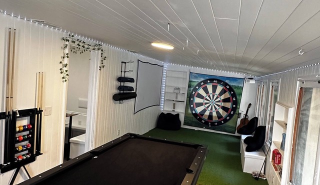Boat Captains Cabin - 1 Min to Silver Springs - Pool Table & Fun Games