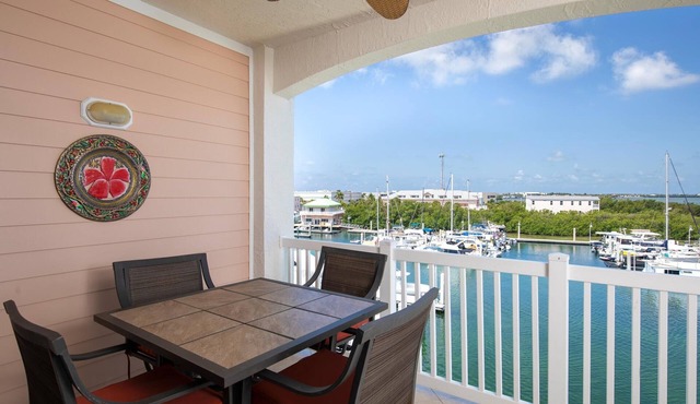 Boater's Dream 2Bed 2Bath Condo, 30 night stay w/water views, balcony, pool