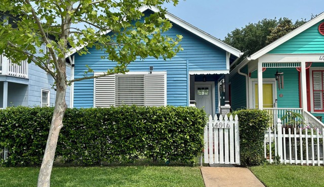 BOOK YOUR SUMMER GETAWAY NOW