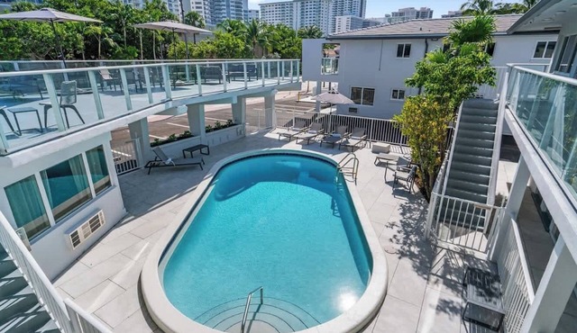 Botanica Deluxe King Room in Fort Lauderdale