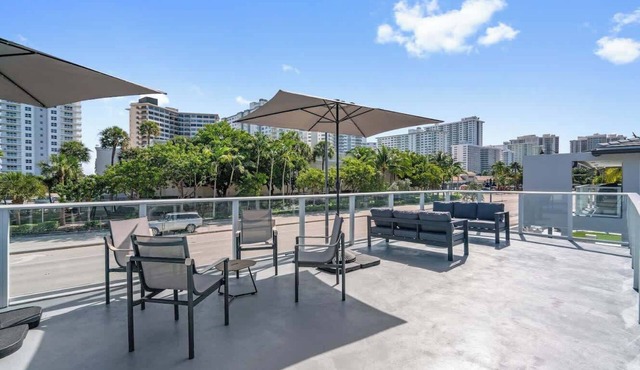 Botanica Two-Bed Retreat on Ocean Blvd