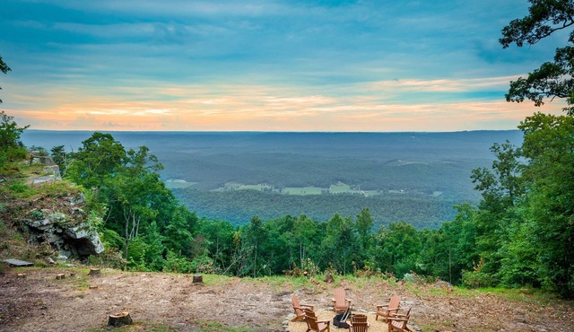 Boulder Pointe- fire pit, hot tub, incredible views! in Mentone