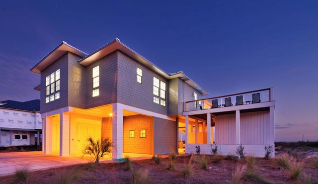 Brand New Built 2025 - Beachfront, elevator, 6 bedrooms elevated pool, hot tub